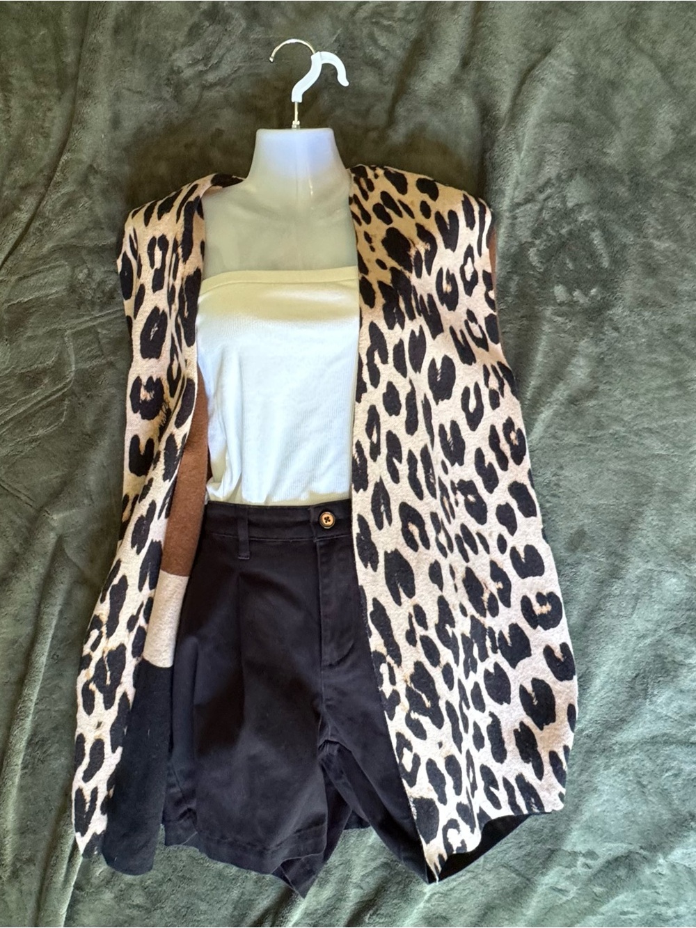 Cheetah print and color block sweater vest One Size
